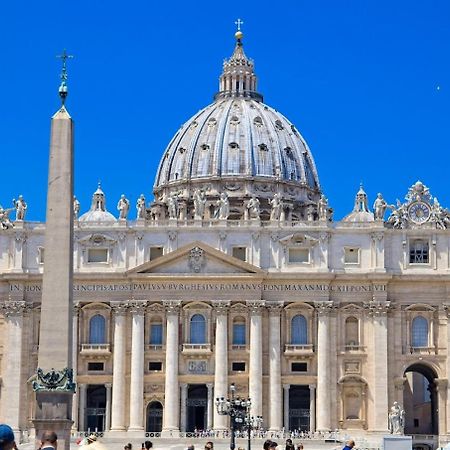 Отель Domus Iulius Рим Экстерьер фото